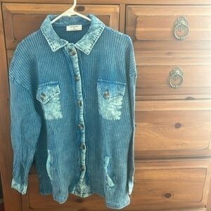 Zenana Women’s Blue Shirt Blouse Tunic With Pockets NWOT